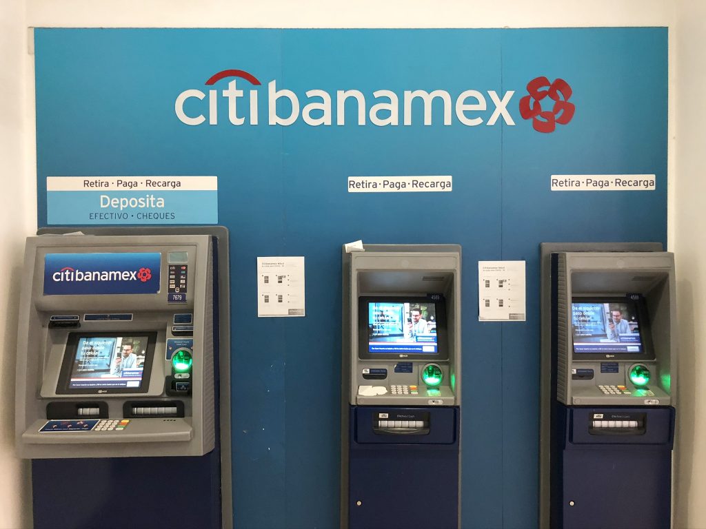 メキシコ国立銀行CitibanamexのATMのお金の引き出し方