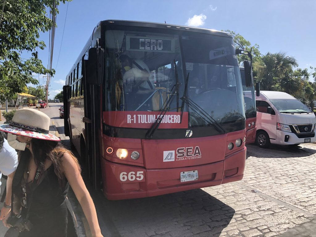 路線バスを利用したメキシコのカンクン周遊ツアーが激安でおもしろい