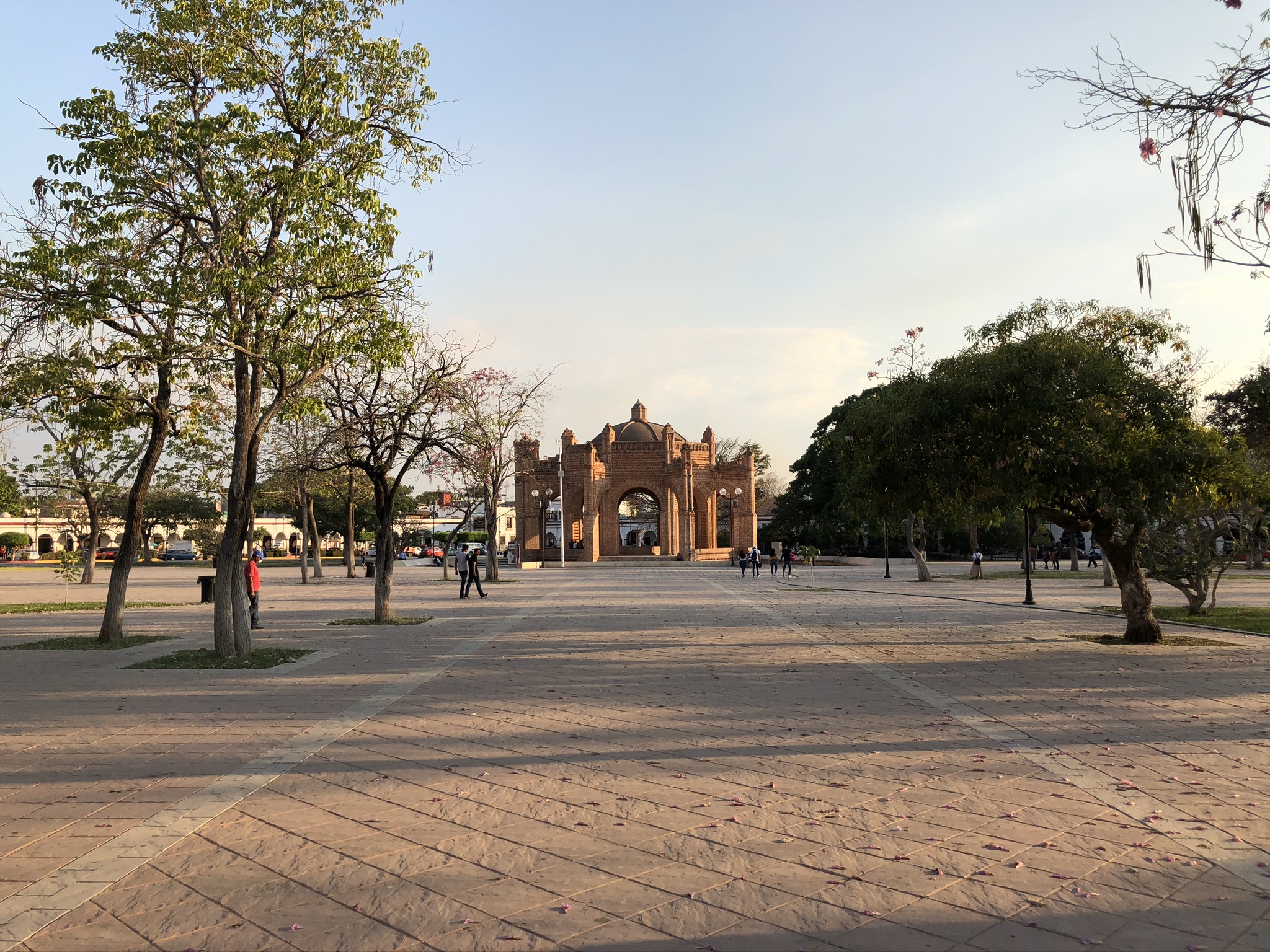 チアパス・デ・コルソの中央公園にあるレンガ造りの噴水が美しい 駐在員のブログ!!! Expatriate employee blog!!!