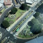 グアダラハラでロータリー交差点の変化形を発見！！初めての人にはちょっと迷うような交通方向