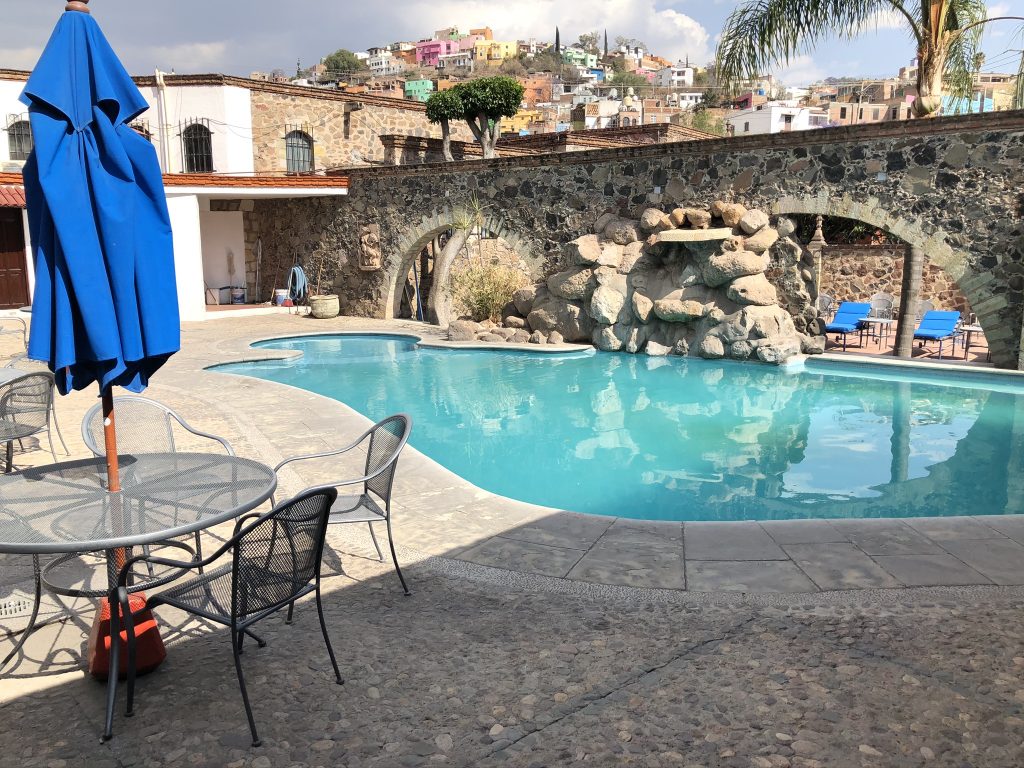 メキシコのグアナフアトおすすめホテル。プール付きでリーズナブル！セントロまで徒歩20分