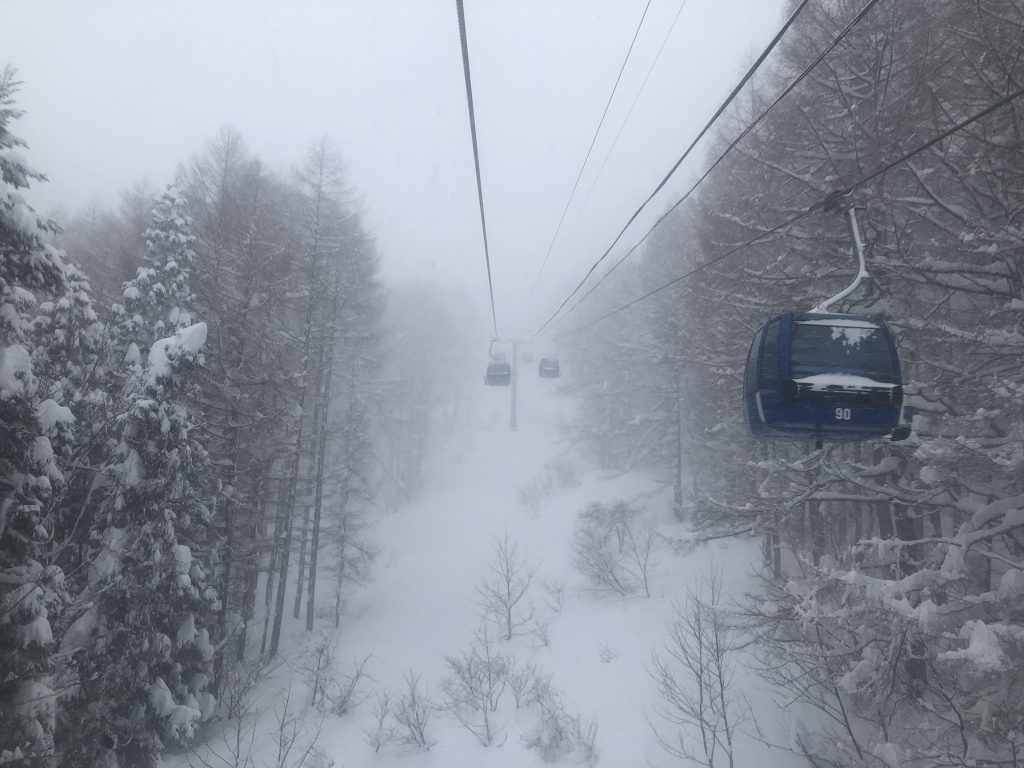 2021年最終日は新潟県妙高市の妙高杉ノ原スキー場でスノーボード！2021年もありがとうございました！JM23 AZオフロードなら多少の積雪も簡単