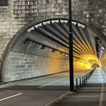 広島の比治山トンネルが美しい。吸音壁がまるでアートな広島B級観光地